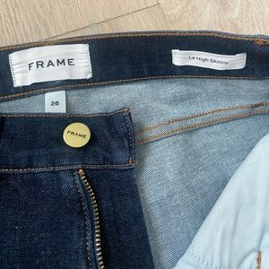 Frame Le High Skinny in Rinse 26